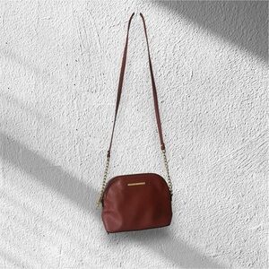 Steve Madden Crossbody Bag – Chestnut Brown with Gold Chain